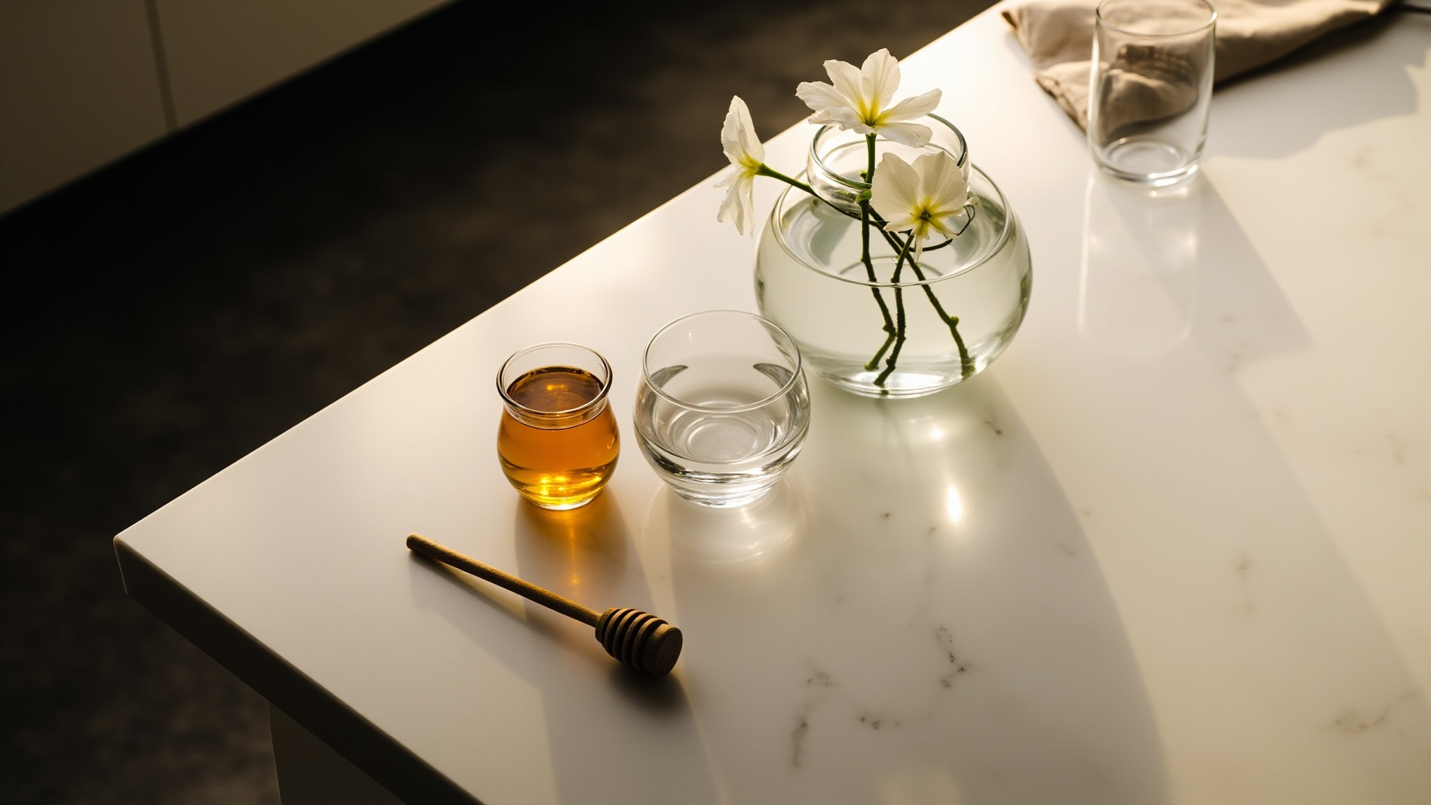 Prestige Honey by A.P. Durand Parfums. Atmospheric mood