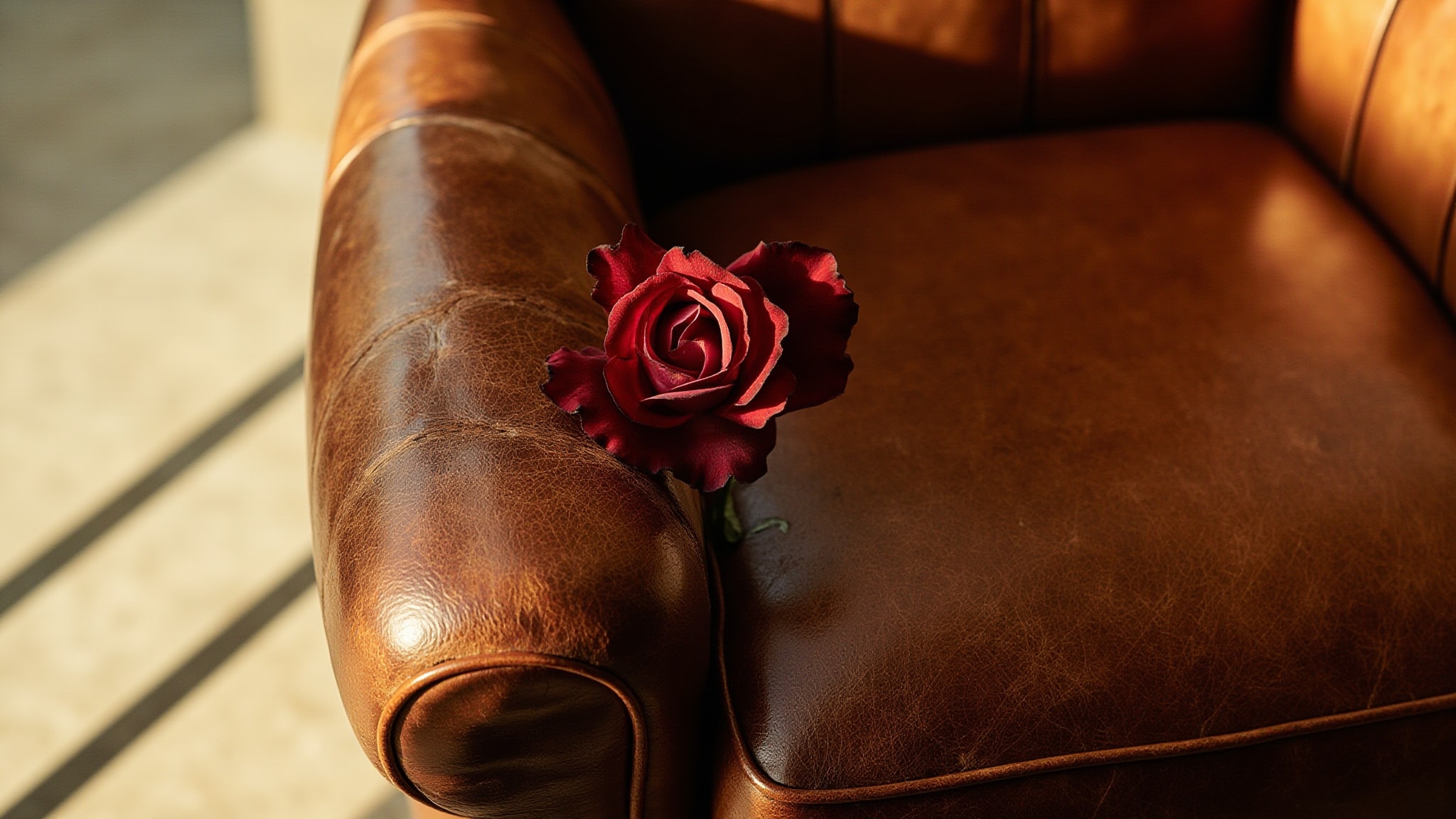 Cuir Fleurissant by Angelos Créations Olfactives. Atmospheric mood