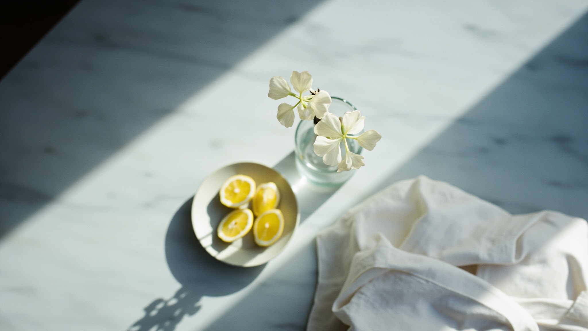 Pearl by Apothia. Atmospheric mood