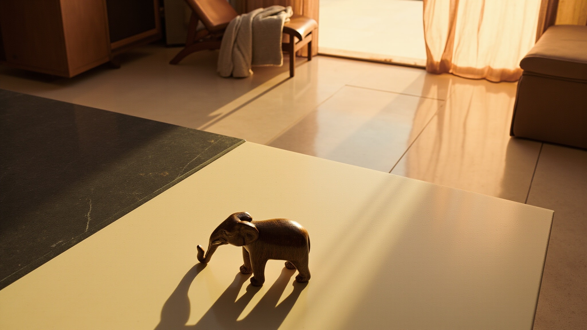 Al Sandal by Areej Le Doré. Atmospheric mood