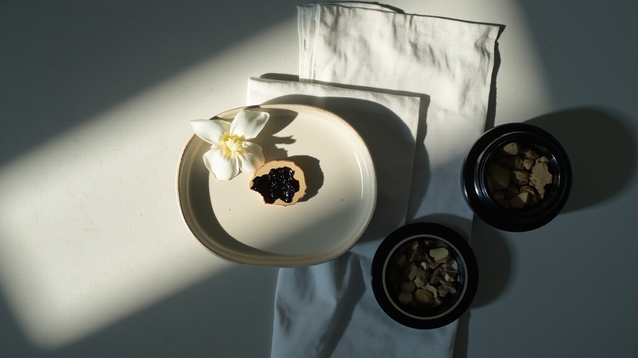 Chinese Oud II by Areej Le Doré. Atmospheric mood
