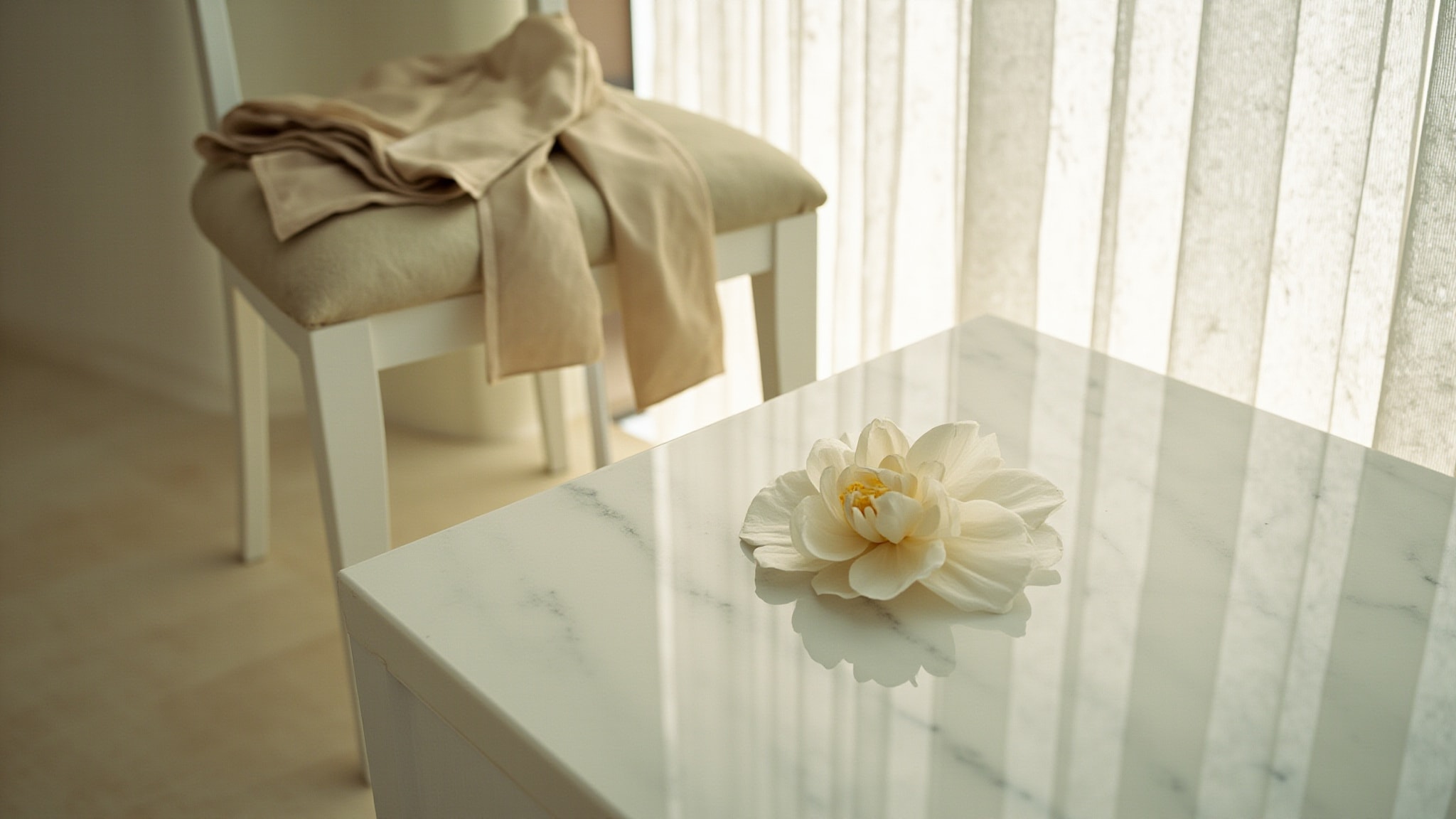 Camellia Eau de Parfum by Aroma M. Atmospheric mood