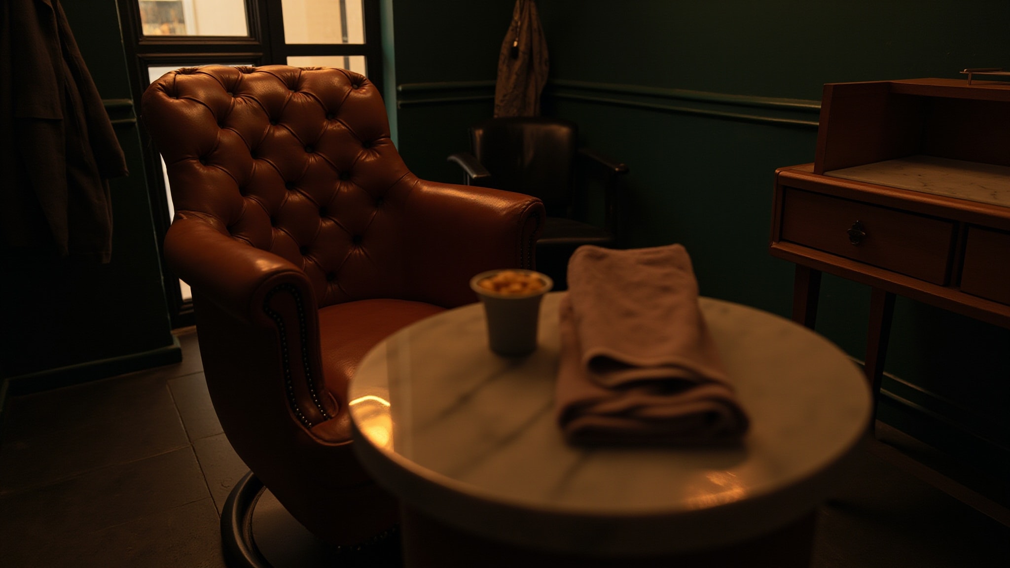 A Day at the Barbers by Aromas de Salazar. Atmospheric mood