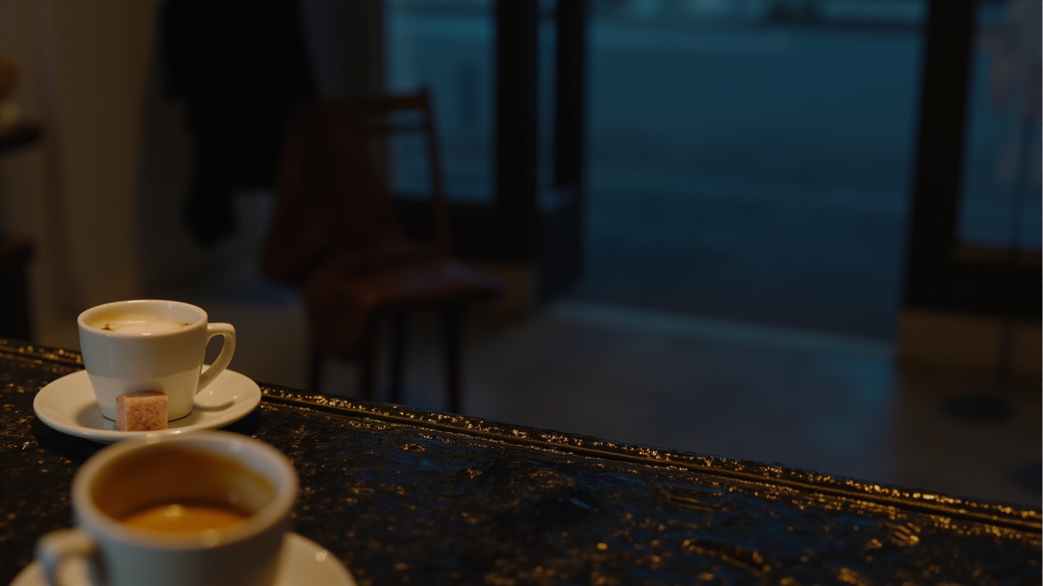 Bisous Bisous, Paris by Street Origins. Atmospheric mood