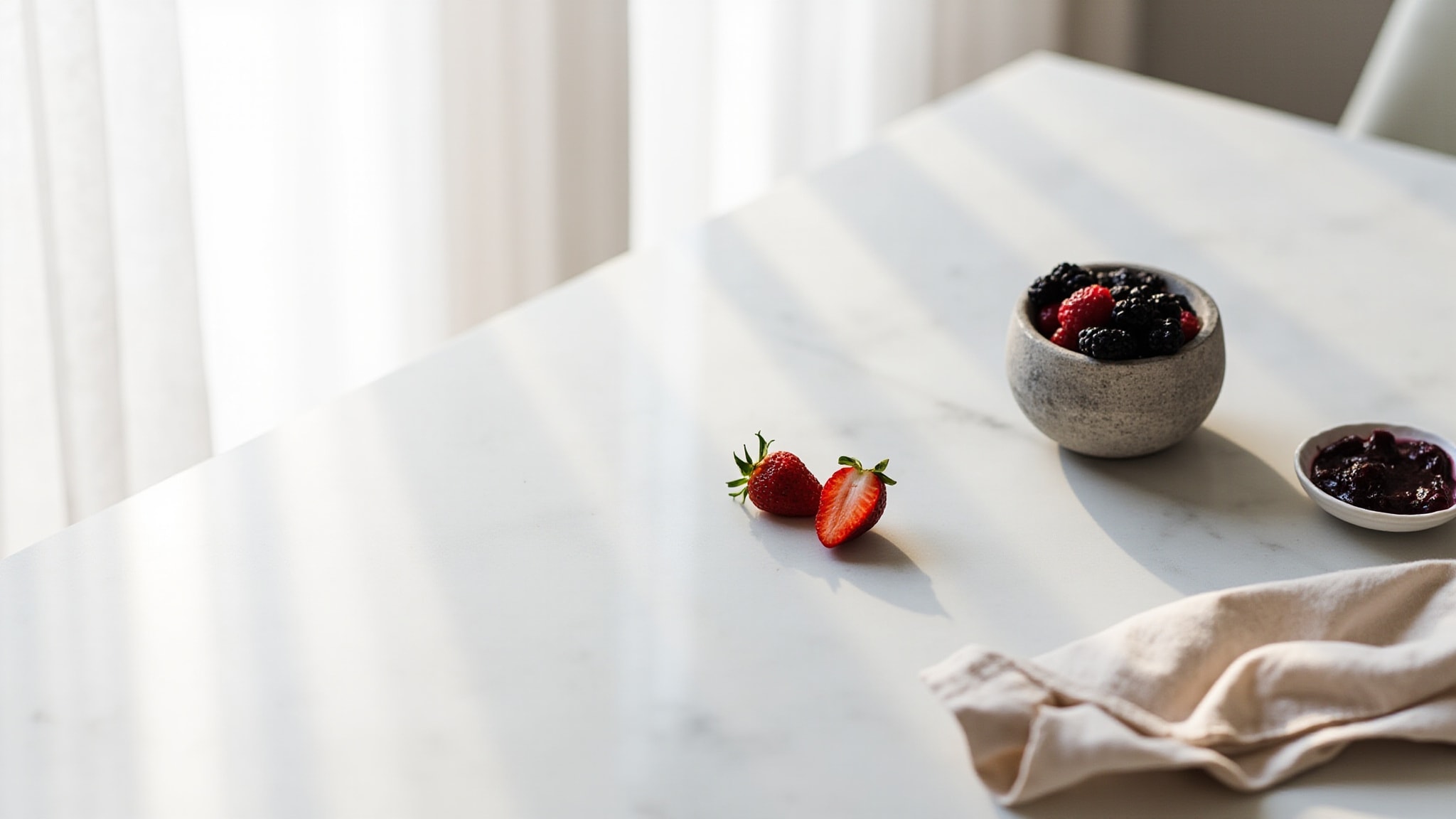 Malice de Fraise Strawberry Delight by Cottage. Atmospheric mood