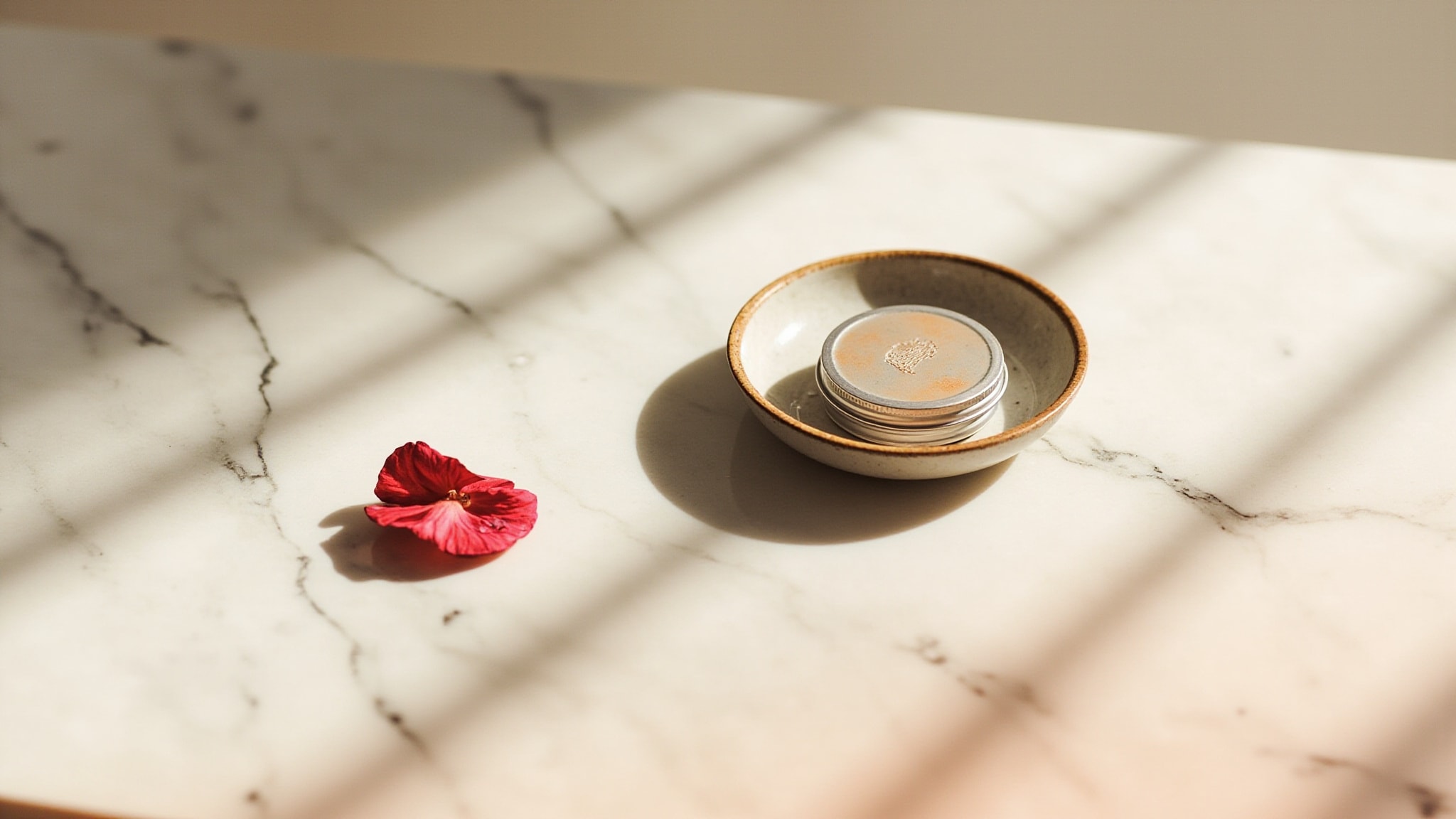 Eau Rose Solid perfume by Diptyque. Atmospheric mood