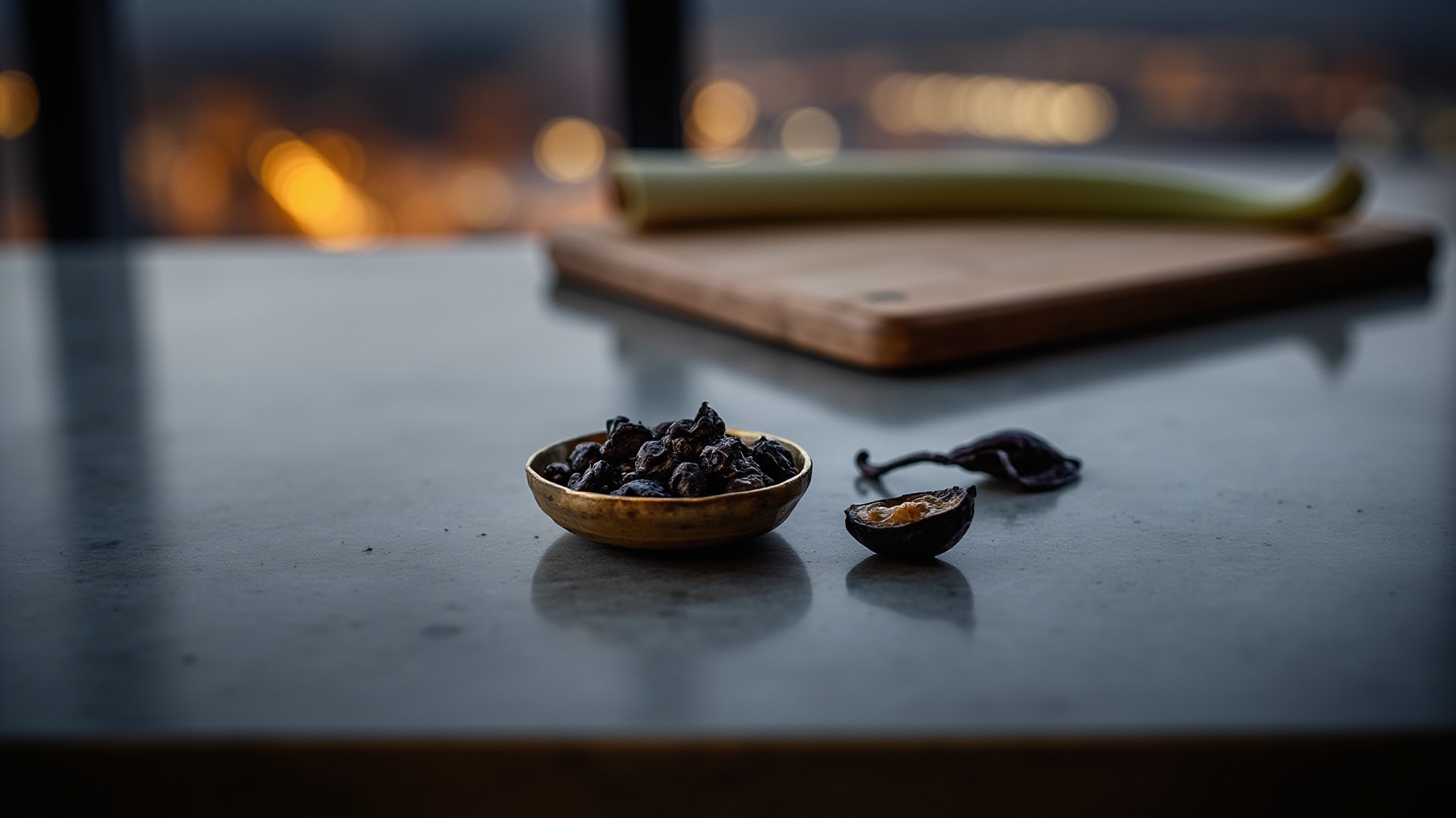 Spicy Vanilla by Dossier. Atmospheric mood