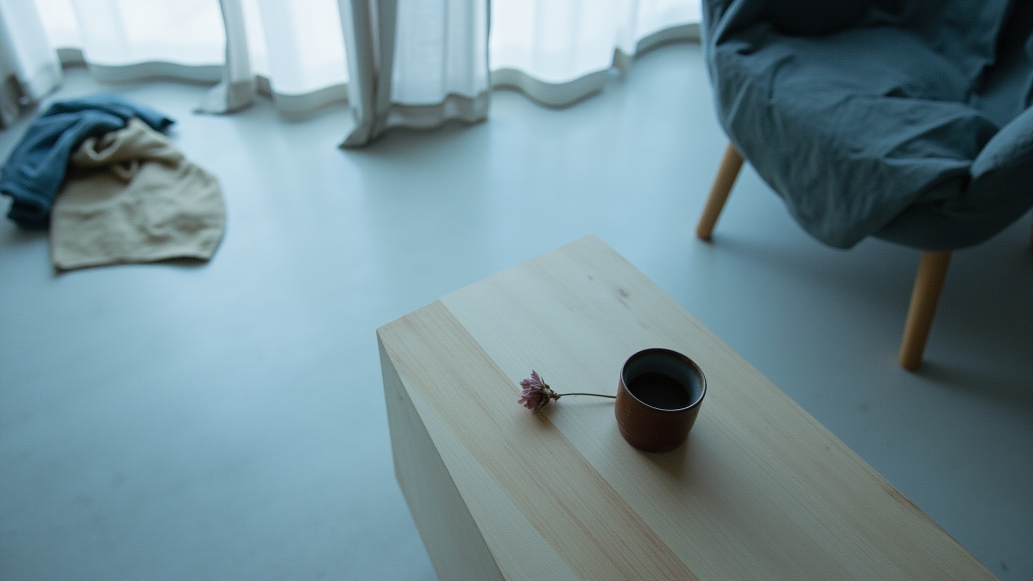 Utsurou Anni / うつろう青に by EAGG. Atmospheric mood