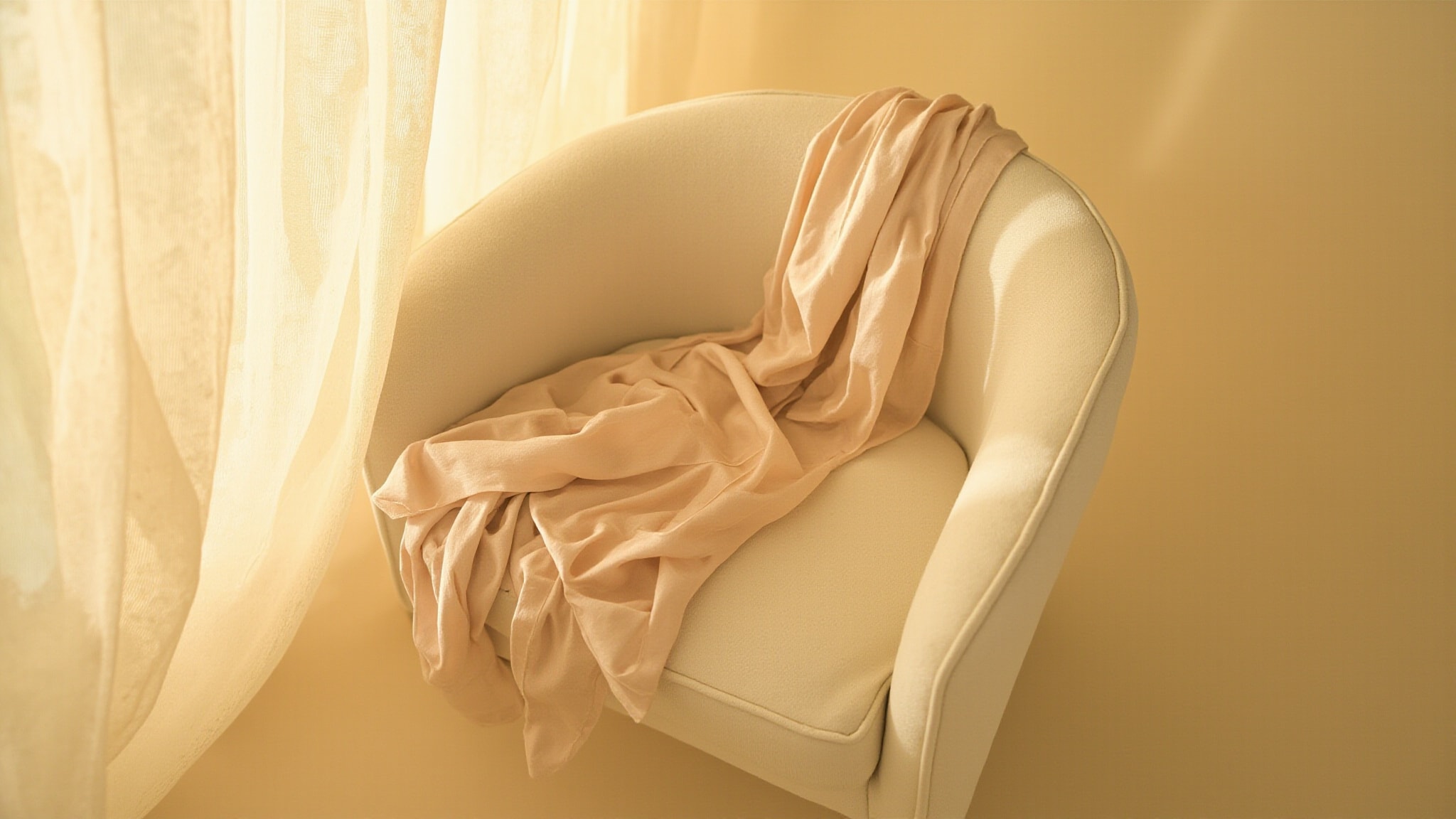 Emporio Armani She by Giorgio Armani. Atmospheric mood