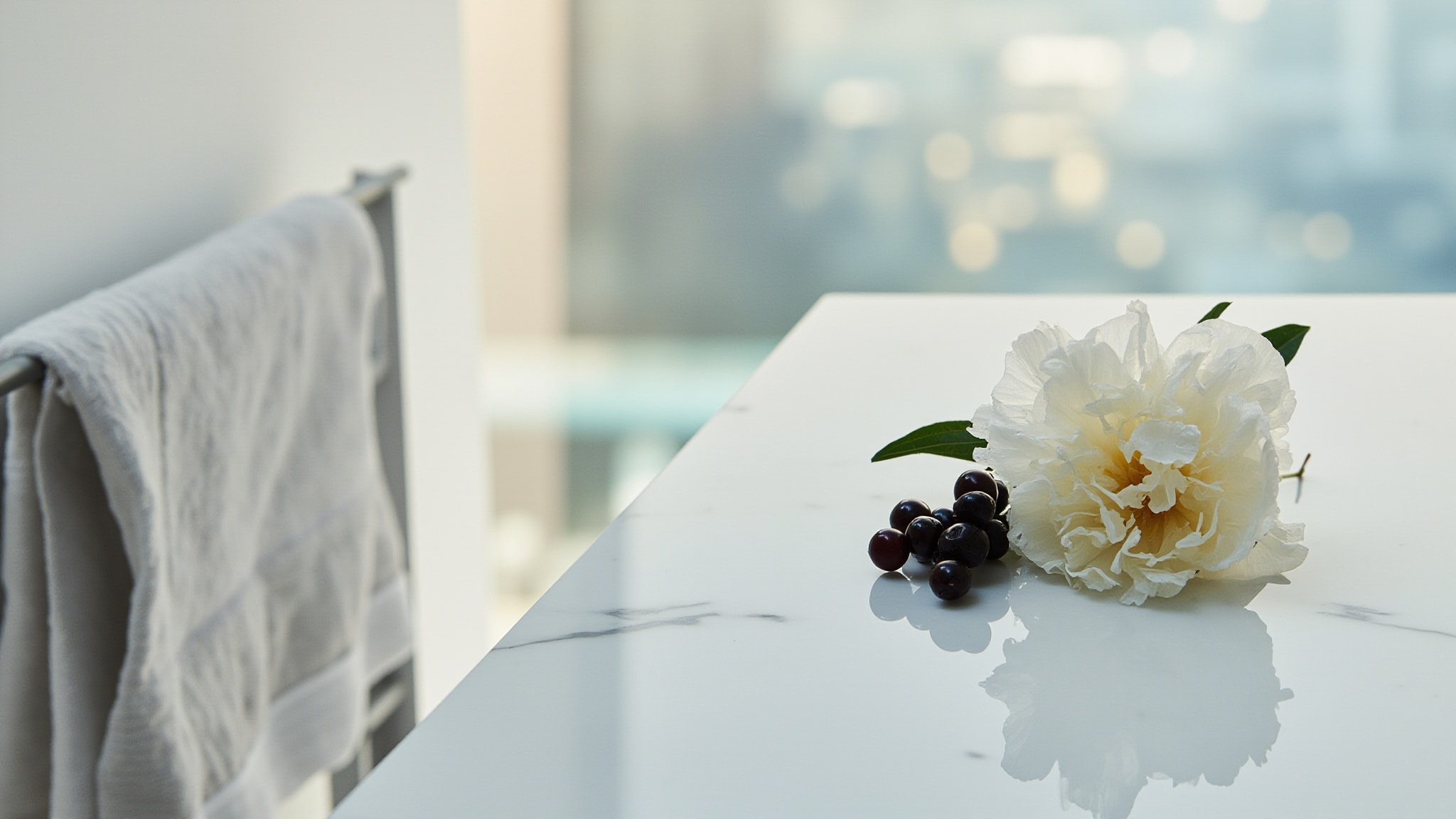 Expose Pour Elle by Fragrance World. Atmospheric mood