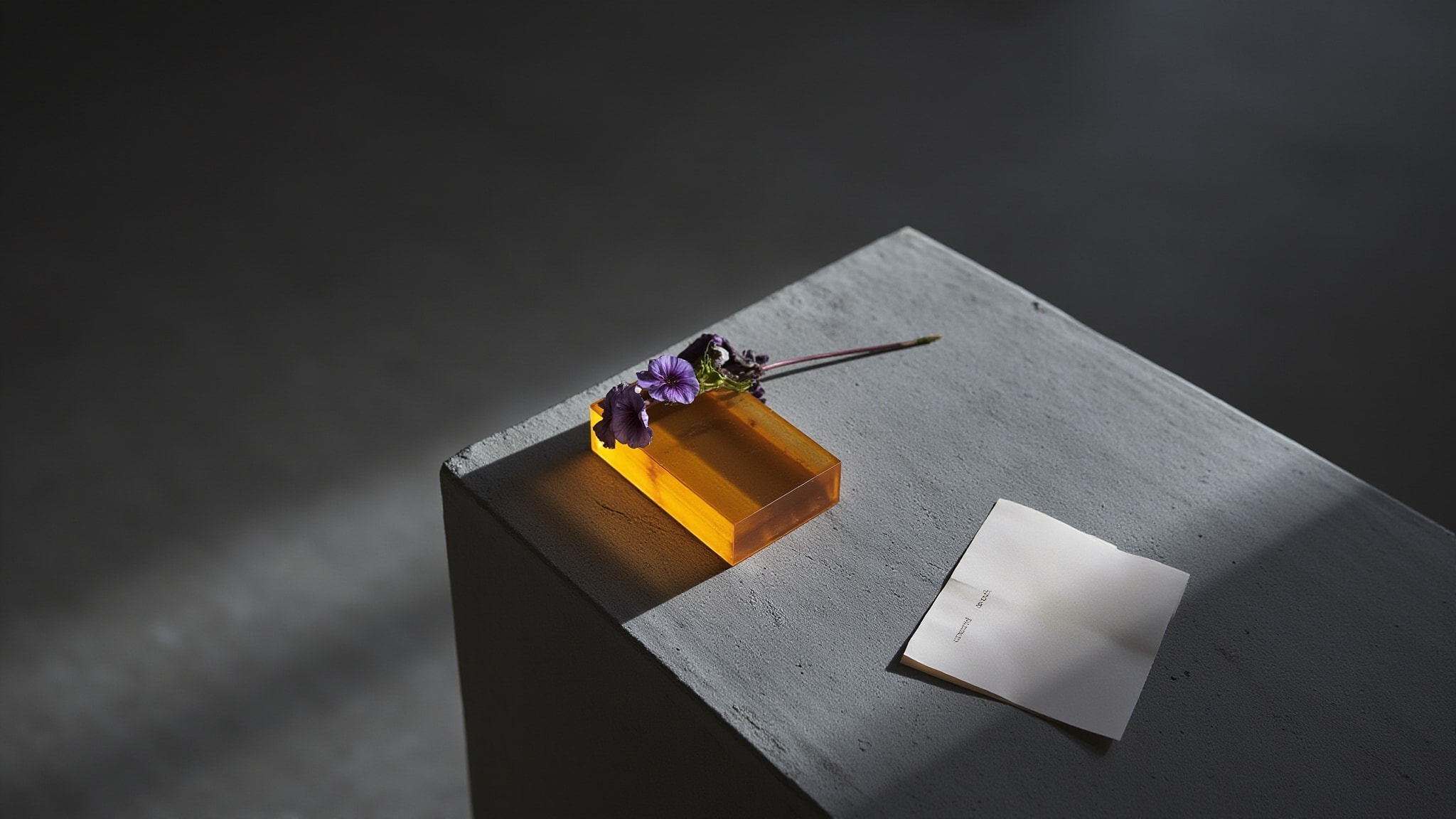 Fantasmino by Heretic Parfum. Atmospheric mood