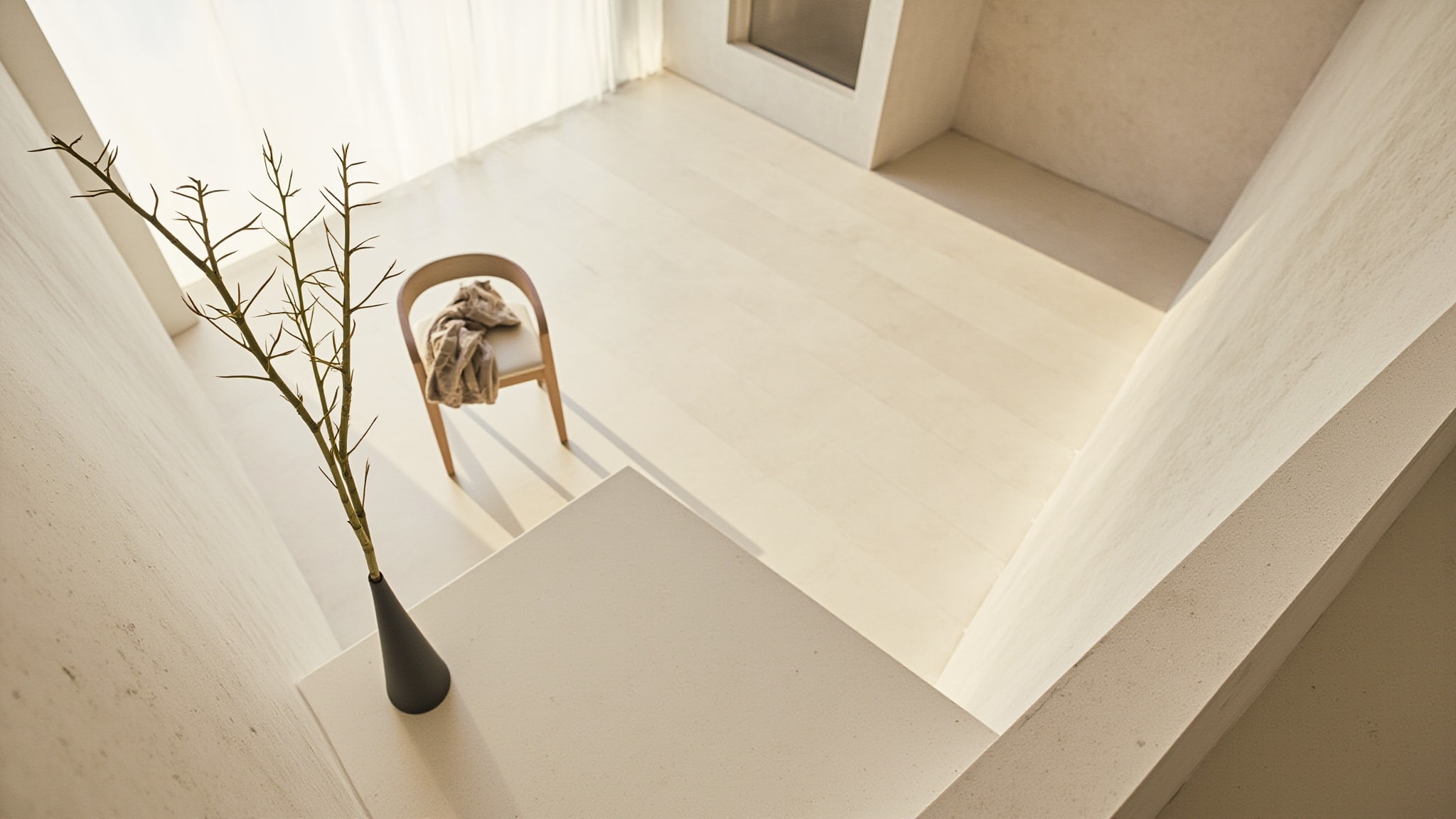 Eau Radieuse Limited Porcelain Edition by Humiecki & Graef. Atmospheric mood