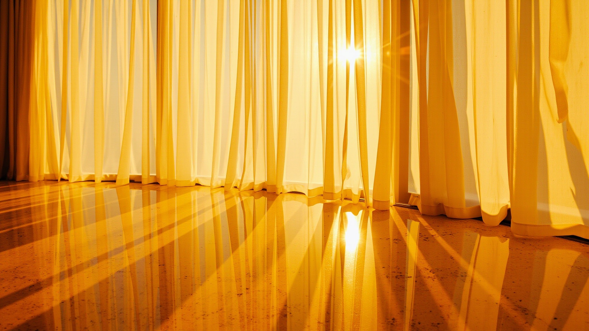 Ambre Obsession by Korloff Paris. Atmospheric mood