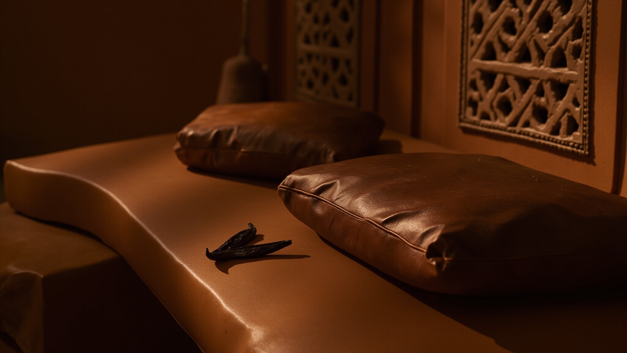 Niche Emarati Zikra by Lattafa Perfumes. Atmospheric mood