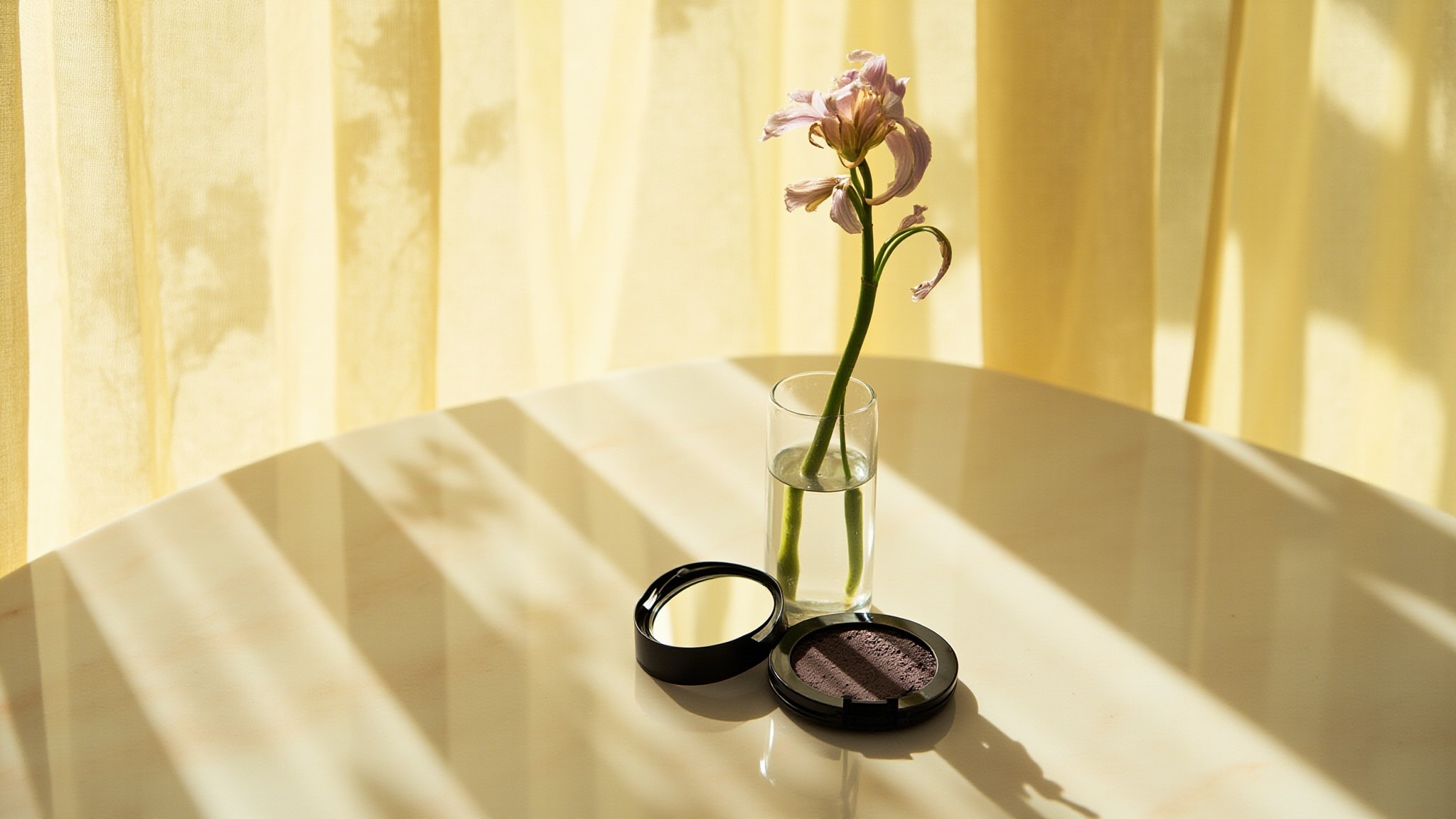 Creations Pinkaura by MAC. Atmospheric mood