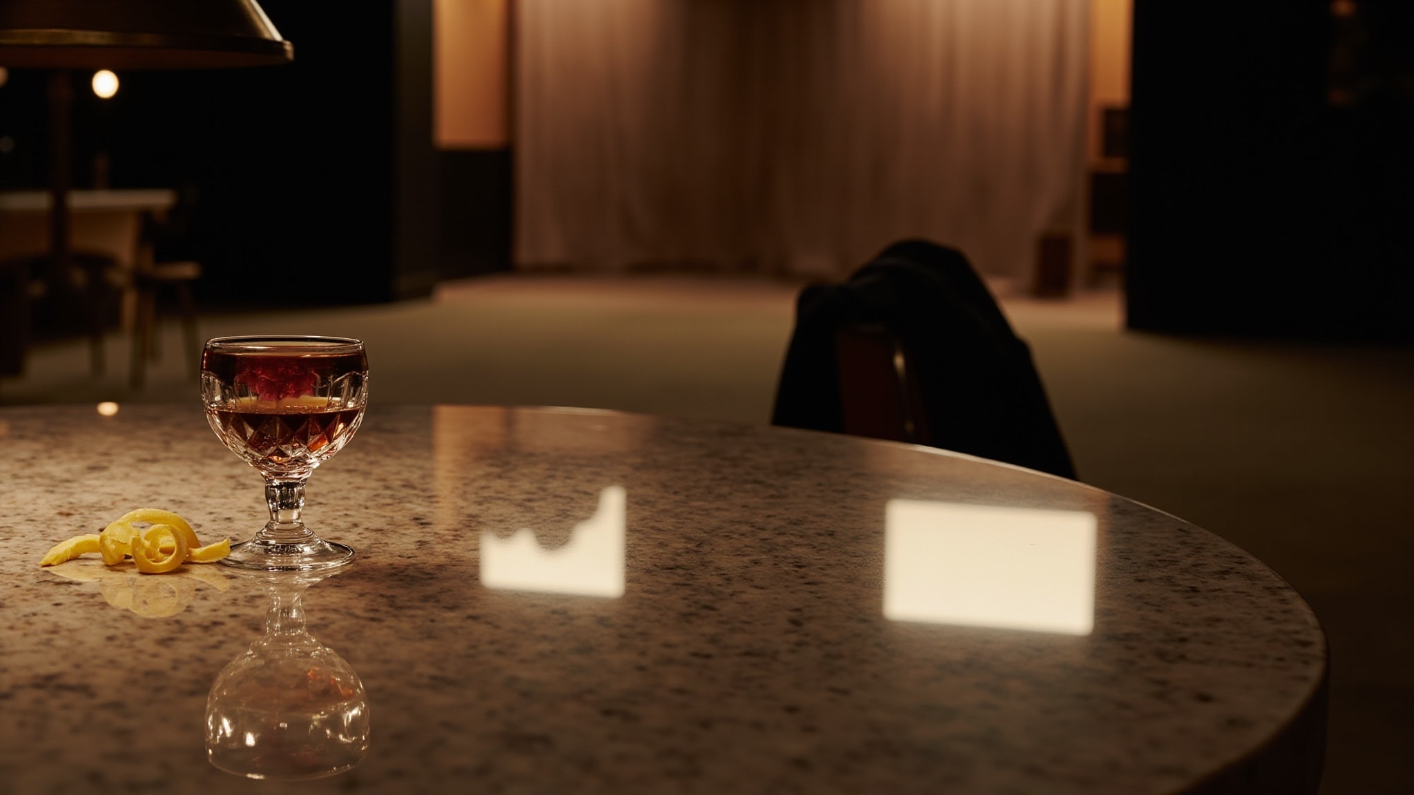 Fatal Dose: the happiness by MAISON OLFACTIF. Atmospheric mood