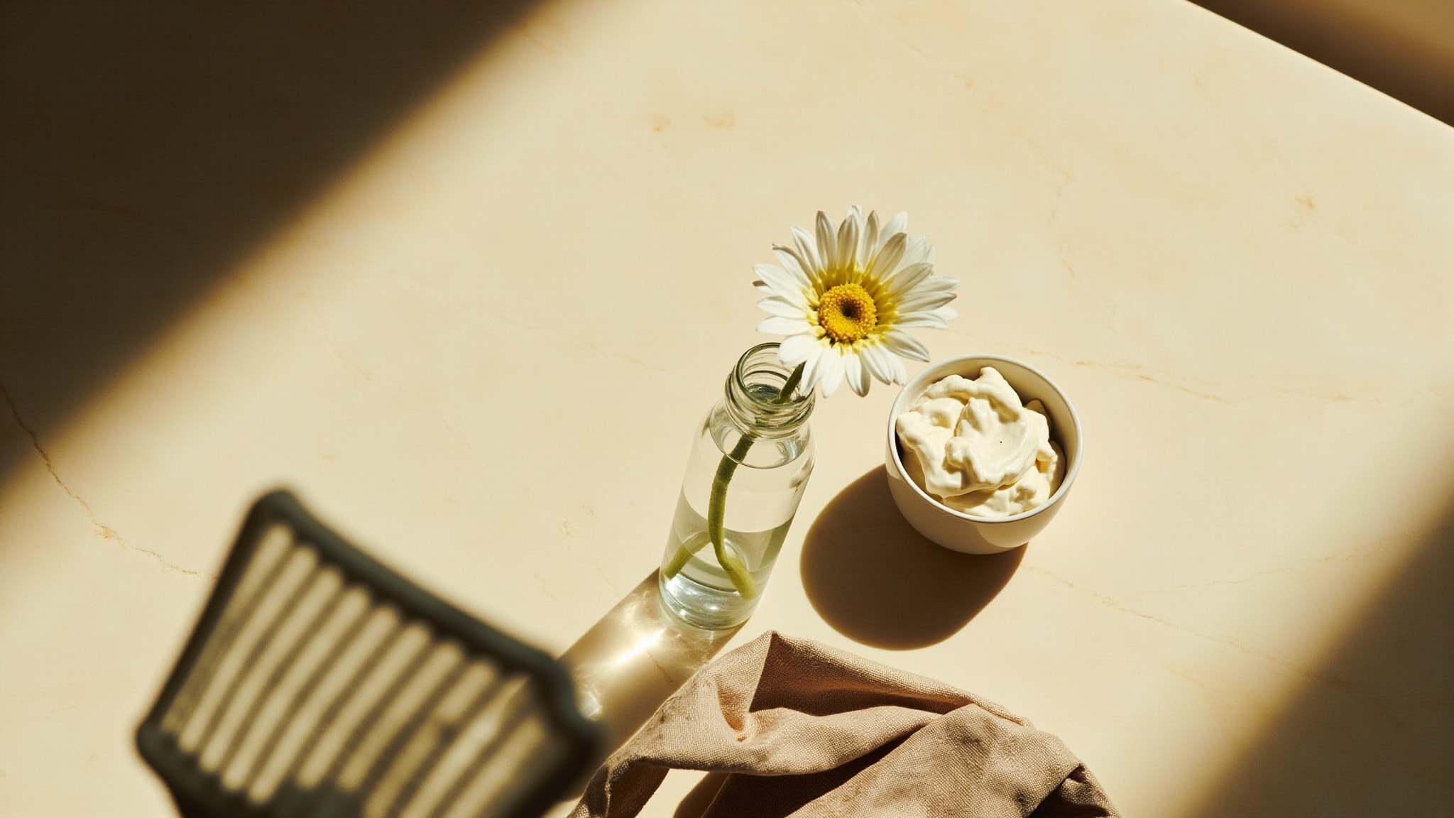 Daisy Love Paradise Limited Edition Eau de Toilette by Marc Jacobs. Atmospheric mood