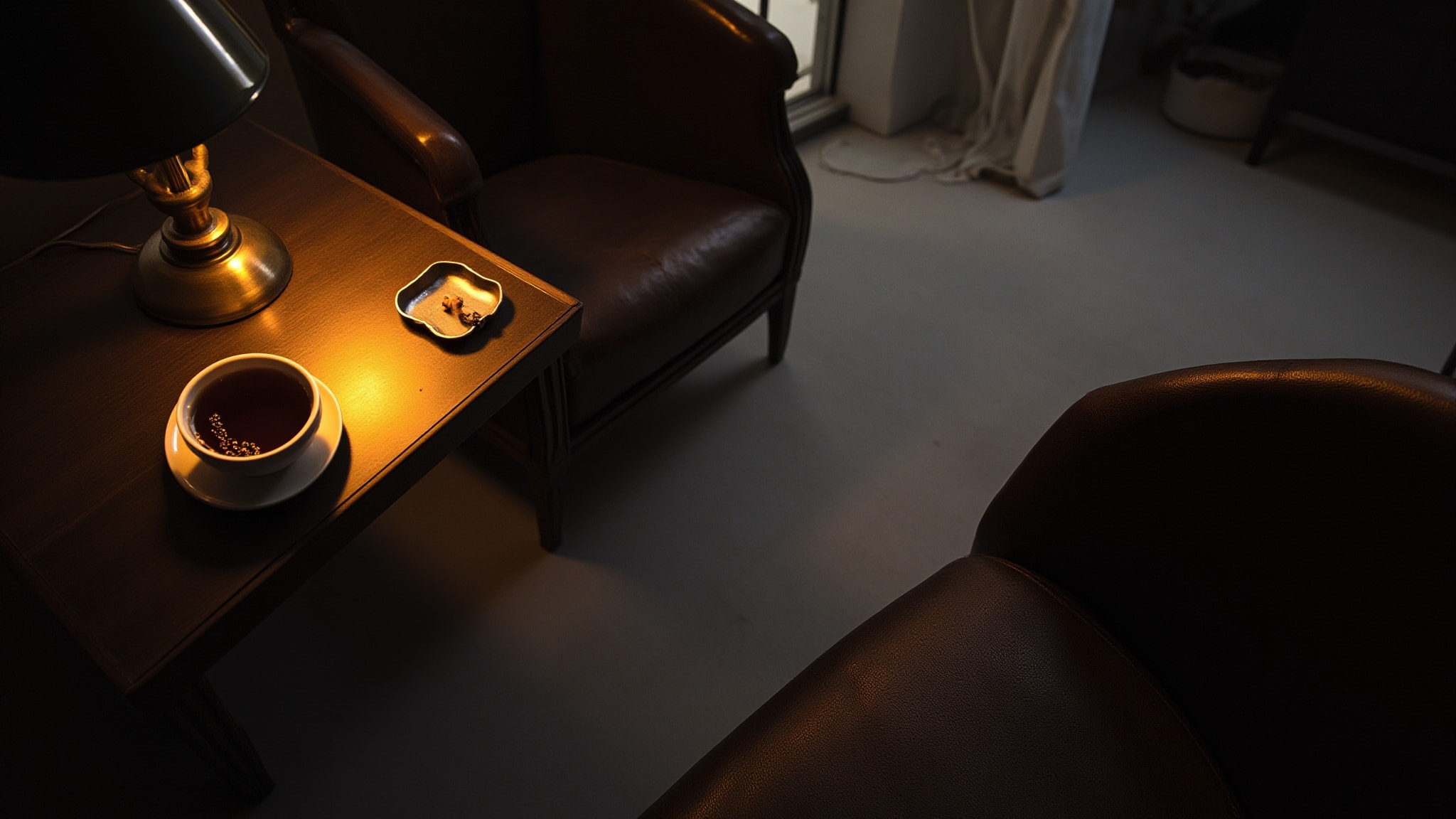 Tobacco and Tea Noir by Melange Perfume. Atmospheric mood