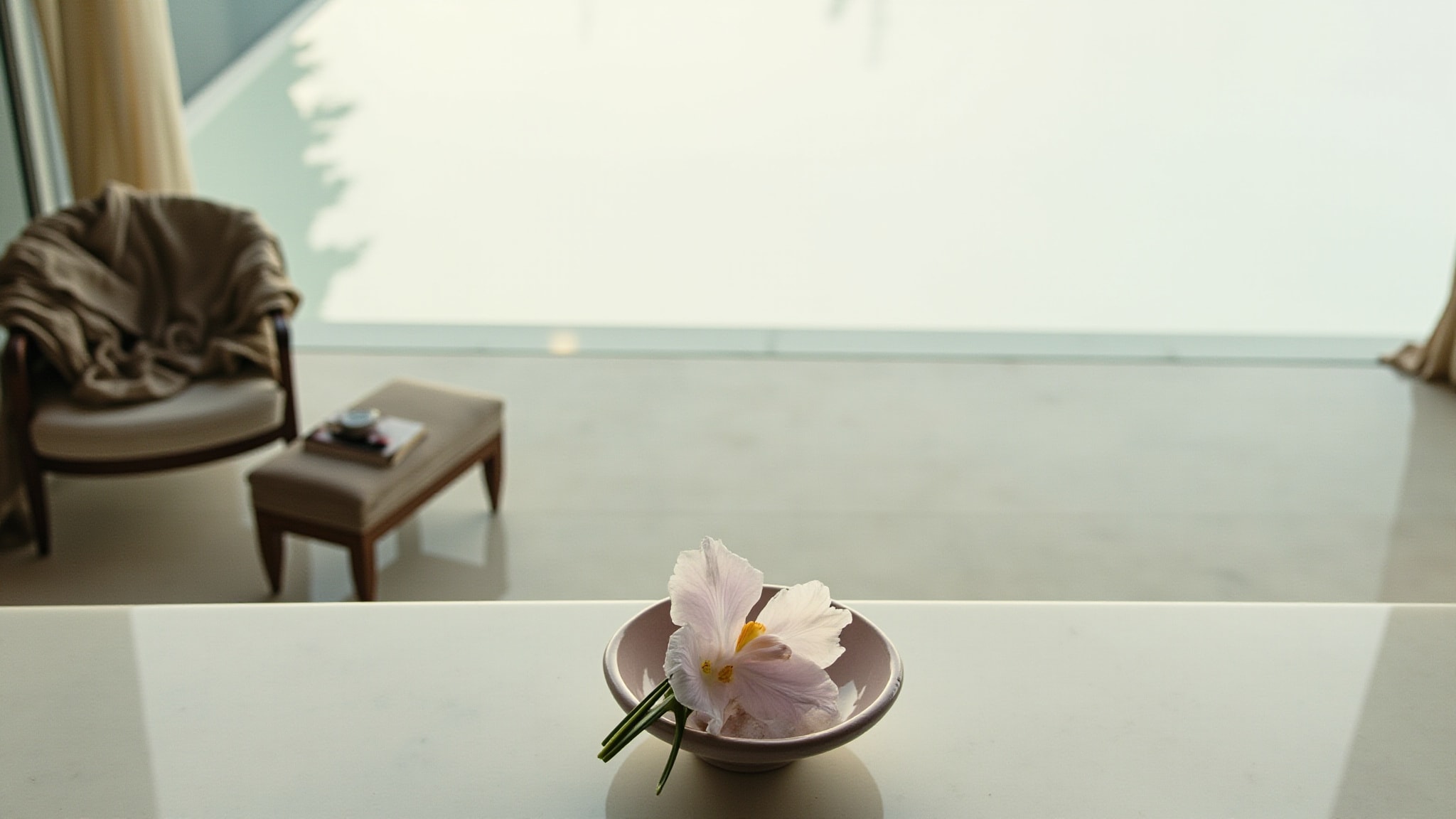 Inle Iris by Memo Paris. Atmospheric mood