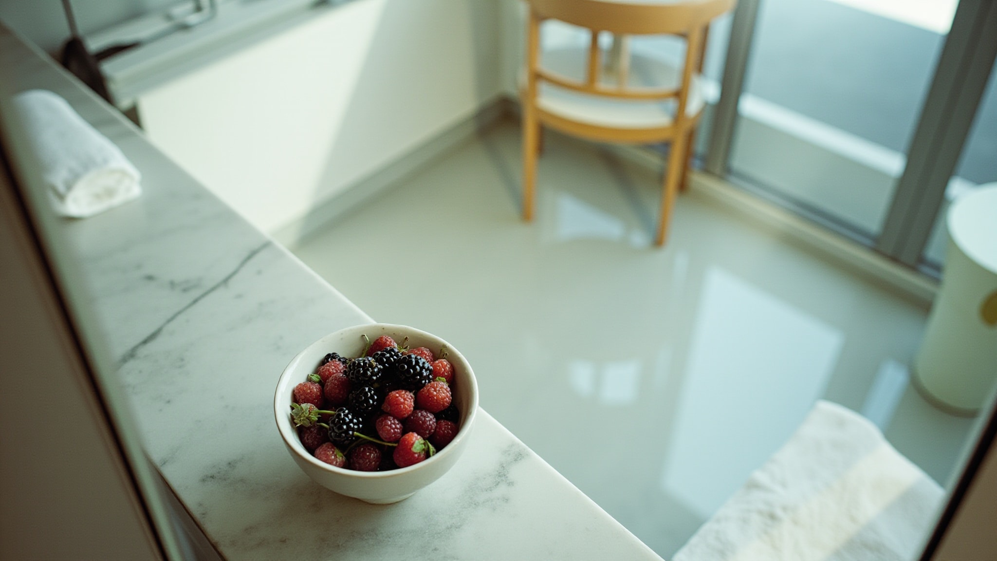 Musc et Fruits by Molinard. Atmospheric mood