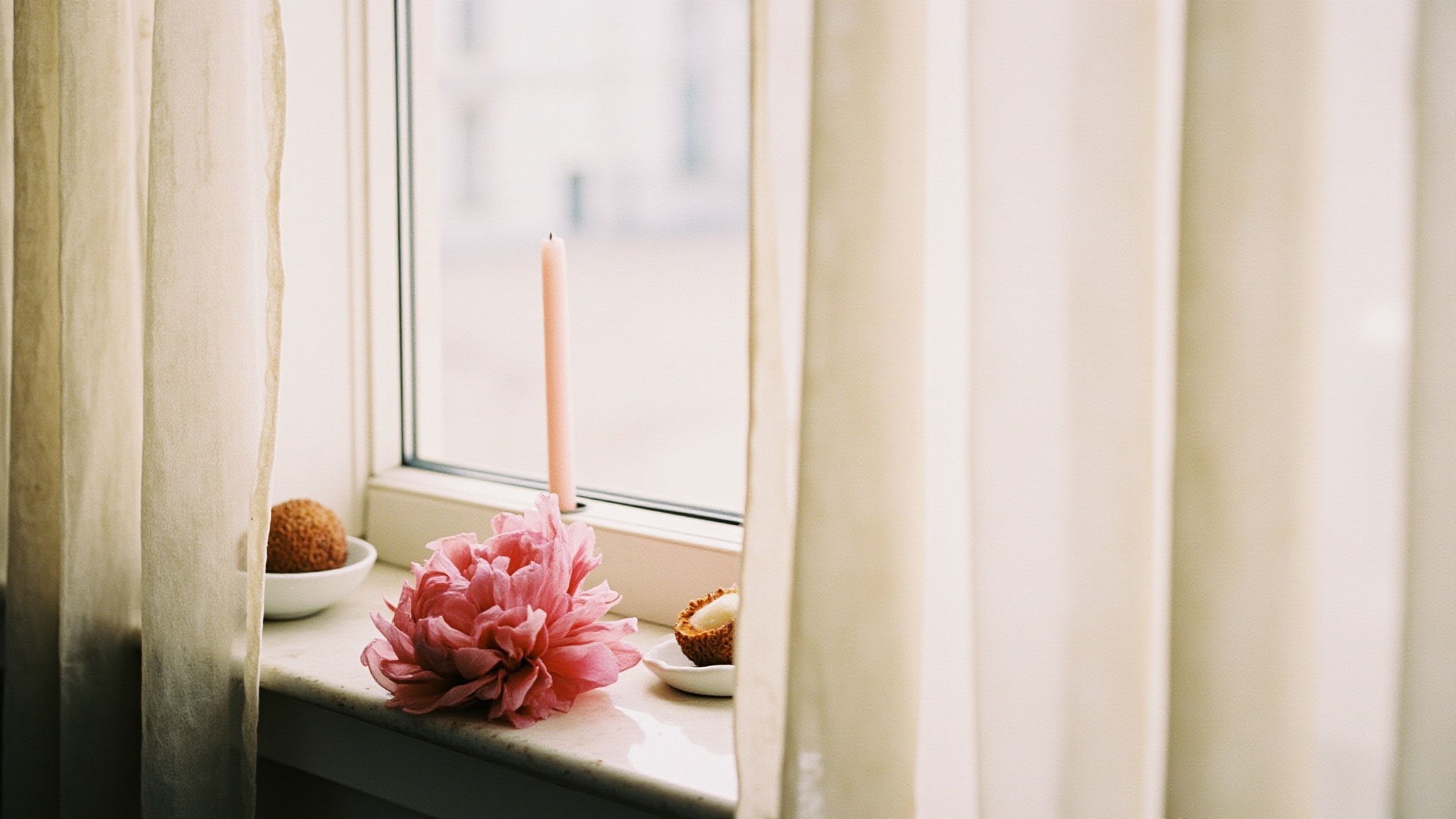 Fleur Undone by Overose. Atmospheric mood