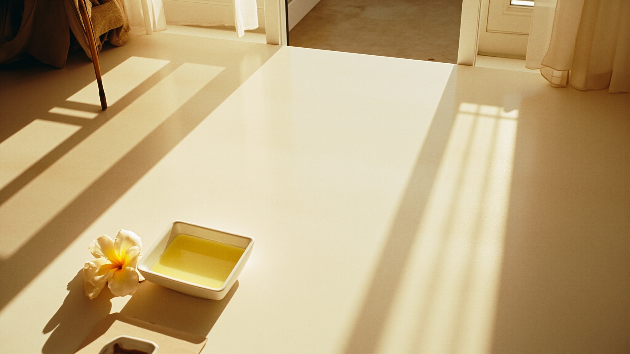 Monoï & Frangipanier by Parfums Berdoues. Atmospheric mood