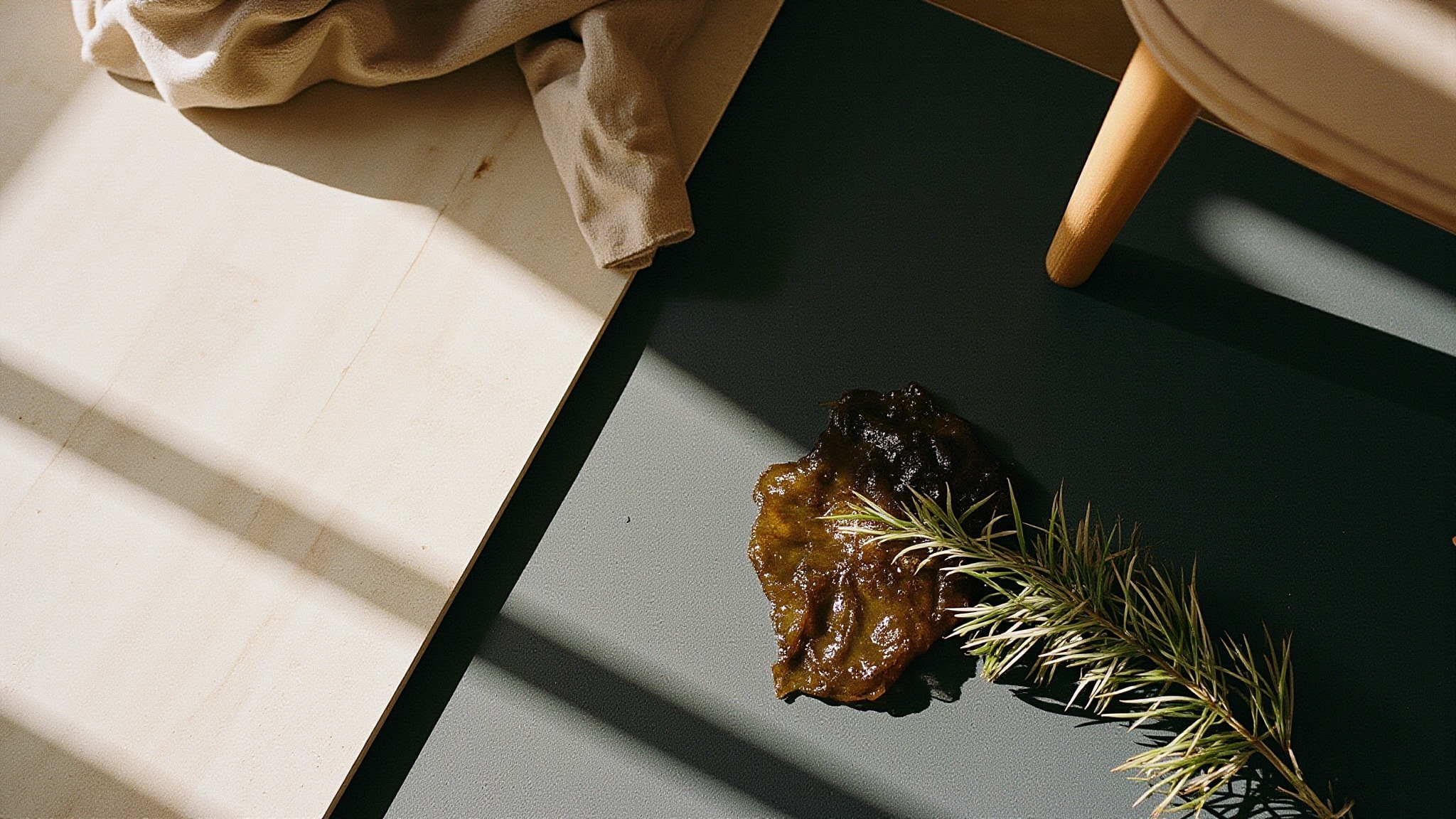 Acqua di Sale Acquerello 2024 by Profumum Roma. Atmospheric mood