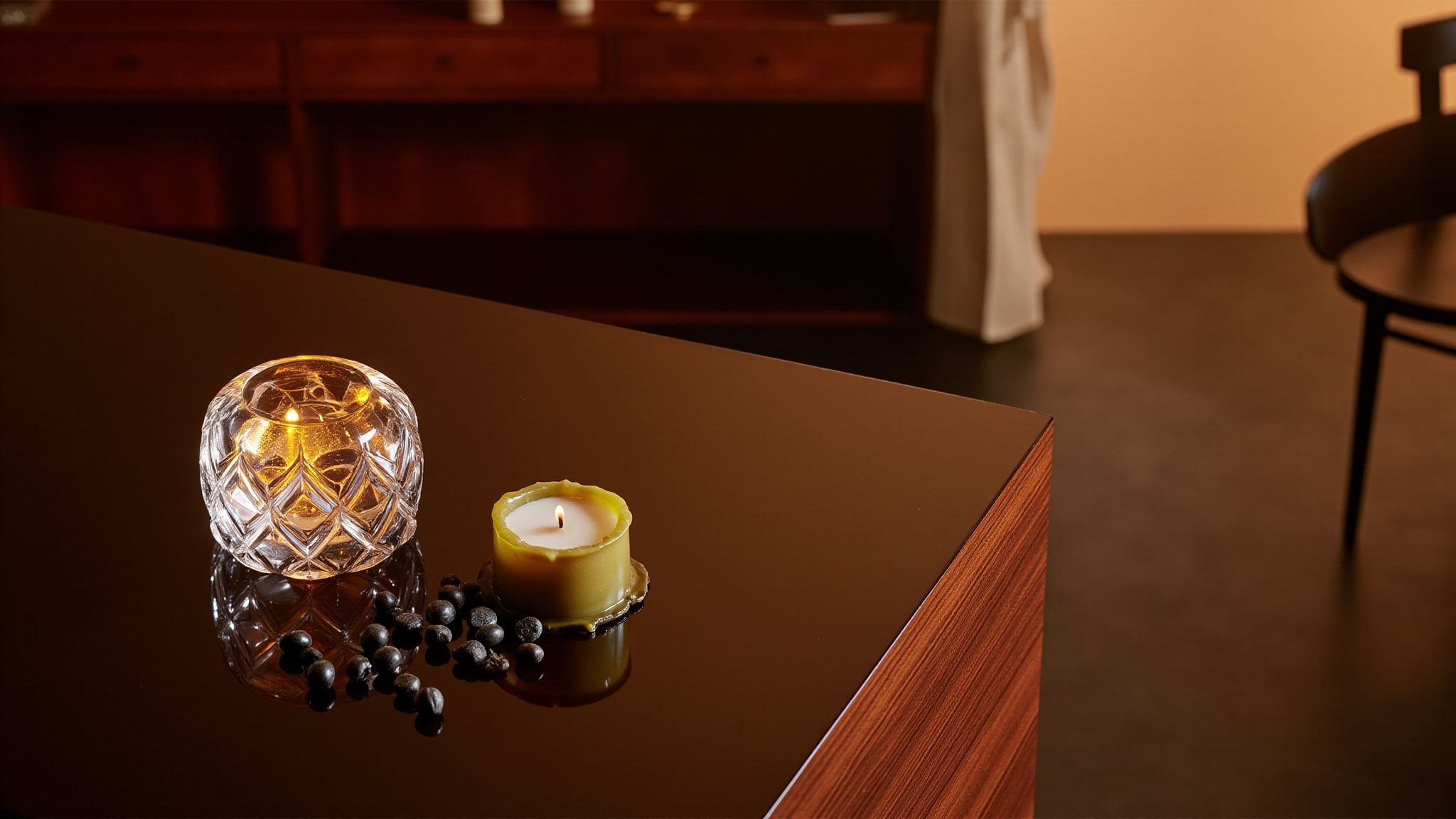 Sculpteur d'Epices by Lalique. Atmospheric mood