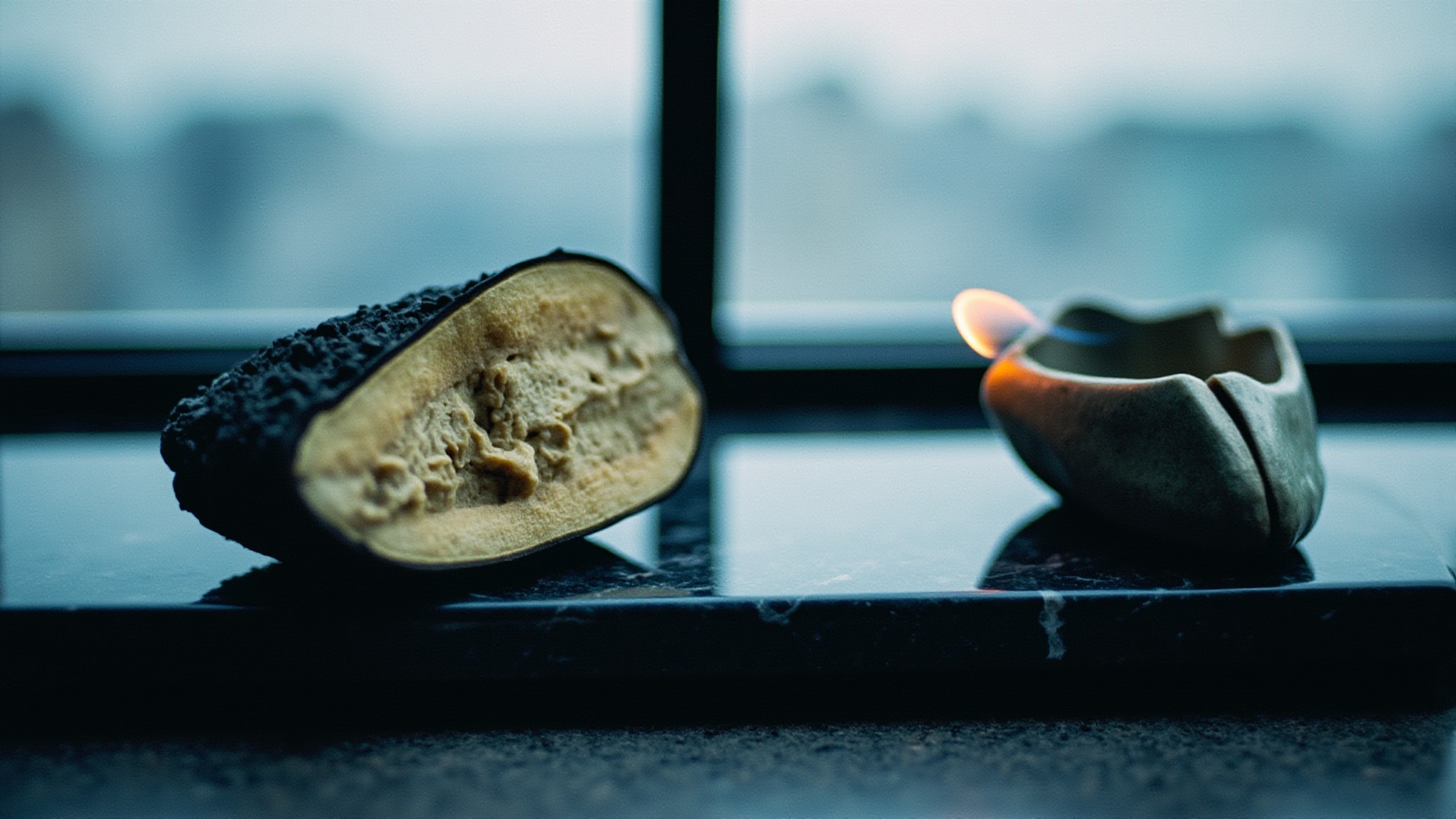 Black Orchid Eau de Toilette by Tom Ford. Atmospheric mood