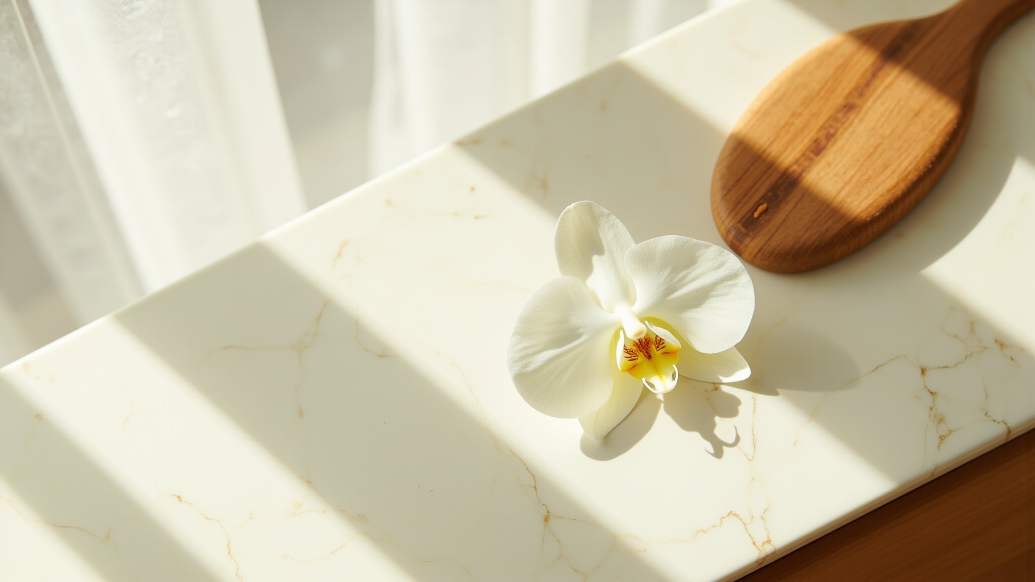 Orchid Santal by Victoria's Secret. Atmospheric mood