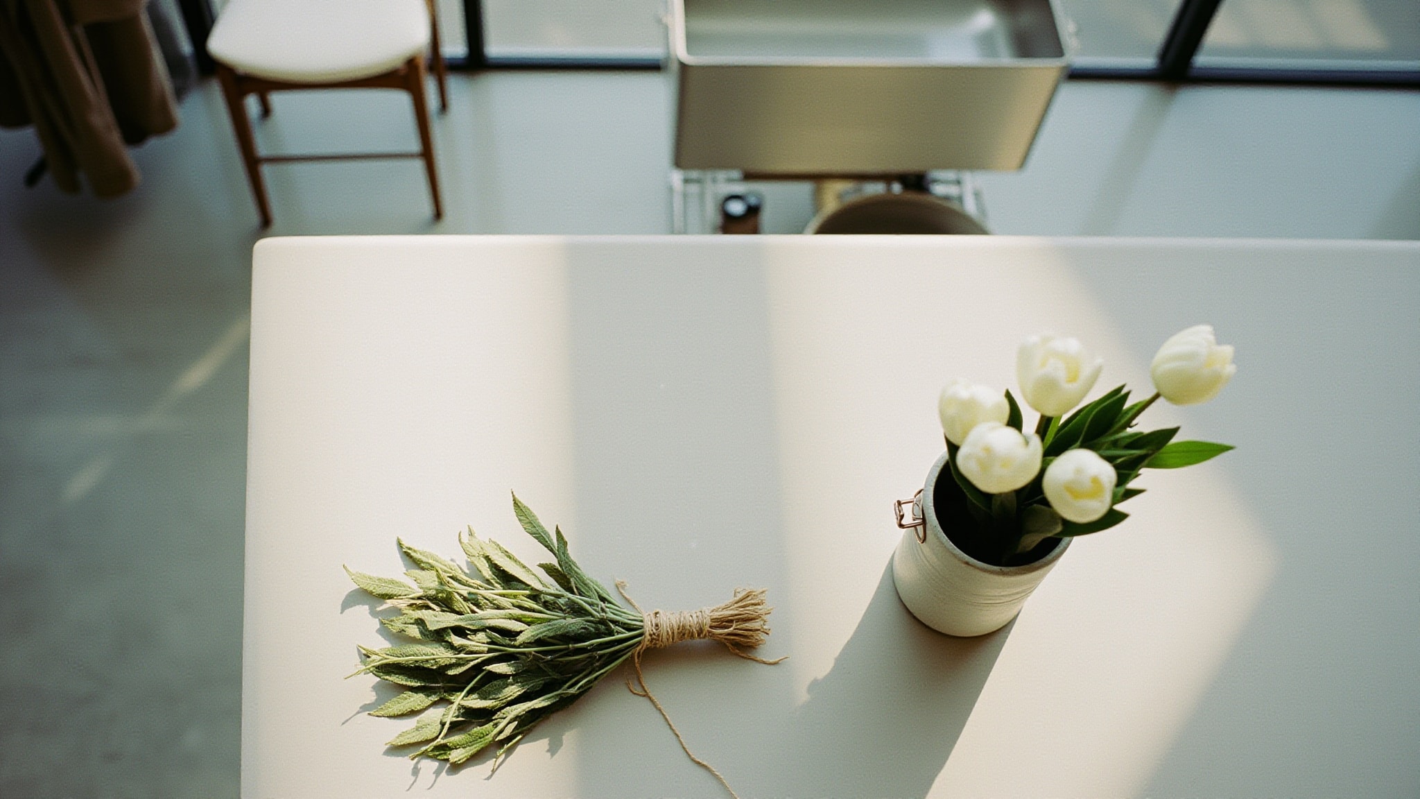 Florist Laura by Villa Erbatium. Atmospheric mood