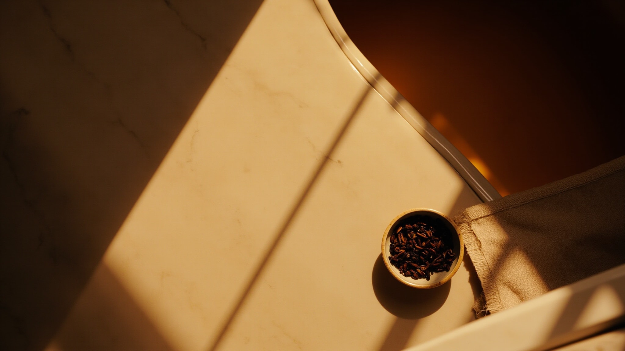 Opium Rouge Fatal (Collector's Edition 2015) by Yves Saint Laurent. Atmospheric mood